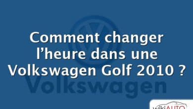 Comment changer l’heure dans une Volkswagen Golf 2010 ?