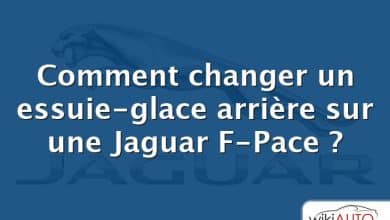 Comment changer un essuie-glace arrière sur une Jaguar F-Pace ?