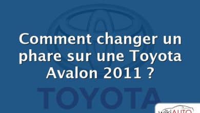 Comment changer un phare sur une Toyota Avalon 2011 ?