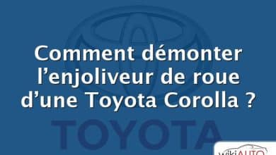 Comment démonter l’enjoliveur de roue d’une Toyota Corolla ?