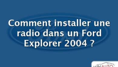 Comment installer une radio dans un Ford Explorer 2004 ?