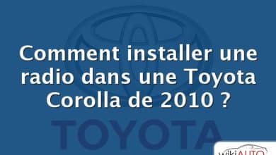 Comment installer une radio dans une Toyota Corolla de 2010 ?