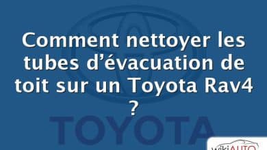 Comment nettoyer les tubes d’évacuation de toit sur un Toyota Rav4 ?