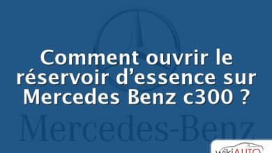 Comment ouvrir le réservoir d’essence sur Mercedes Benz c300 ?