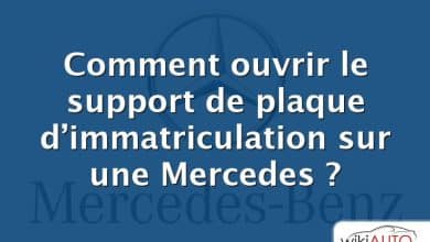 Comment ouvrir le support de plaque d’immatriculation sur une Mercedes ?