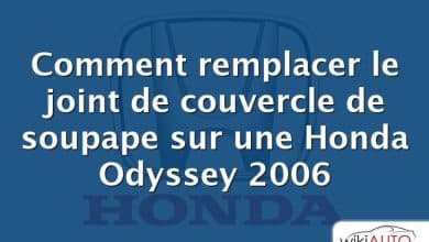 Comment remplacer le joint de couvercle de soupape sur une Honda Odyssey 2006