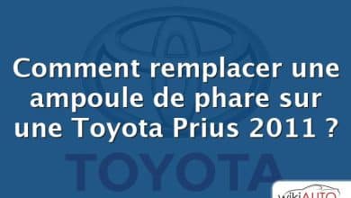 Comment remplacer une ampoule de phare sur une Toyota Prius 2011 ?