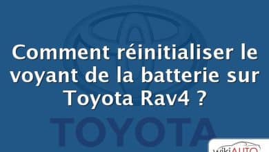 Comment réinitialiser le voyant de la batterie sur Toyota Rav4 ?