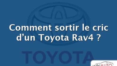 Comment sortir le cric d’un Toyota Rav4 ?