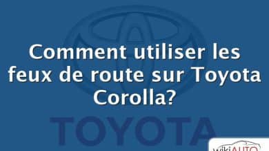 Comment utiliser les feux de route sur Toyota Corolla?