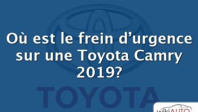 Où est le frein d’urgence sur une Toyota Camry 2019?