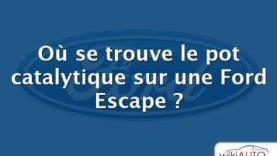 Où se trouve le pot catalytique sur une Ford Escape ?